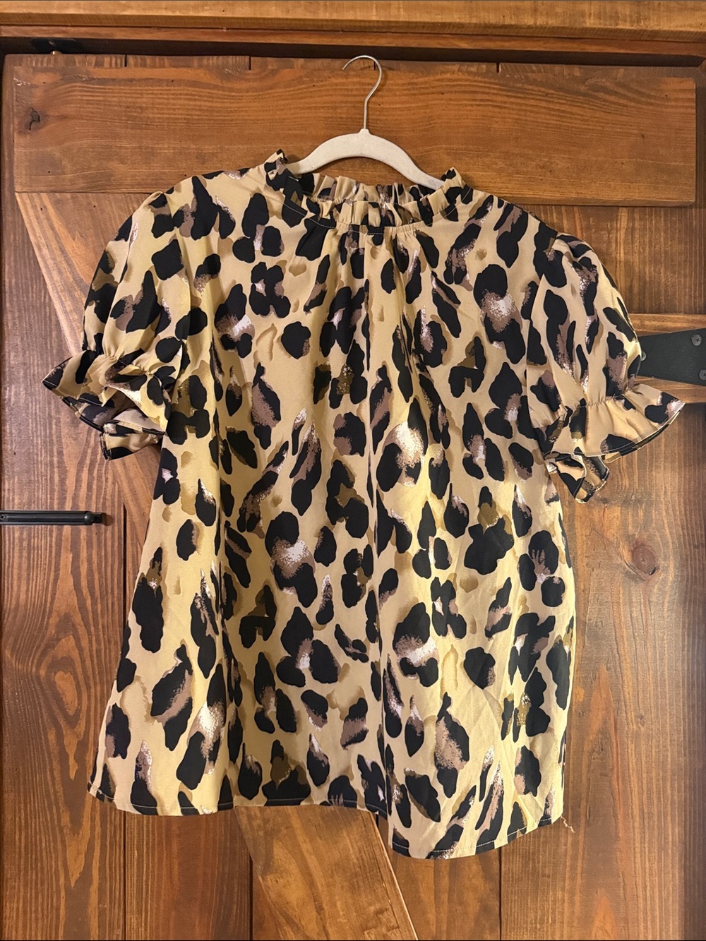 Leopard Print Short Sleeve Ruffle Neck Top - Beige/Black